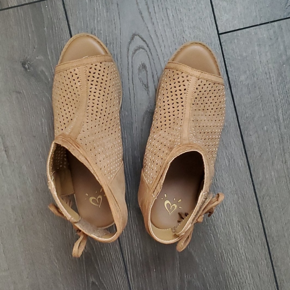 Shoez